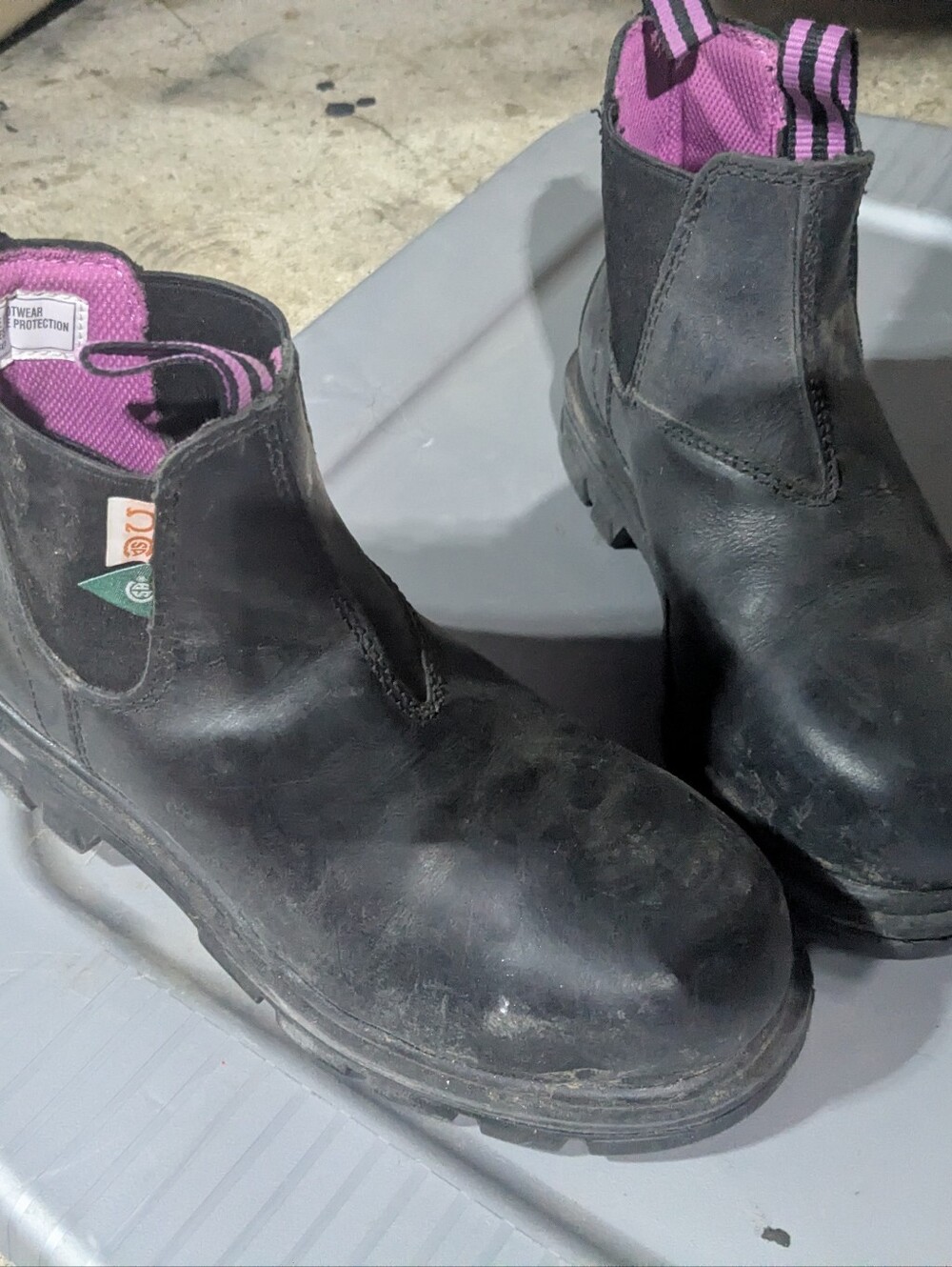 Women's steal toes size 7